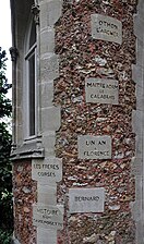 Les titres des 88 ouvrages gravés sur les murs du Château d'If.