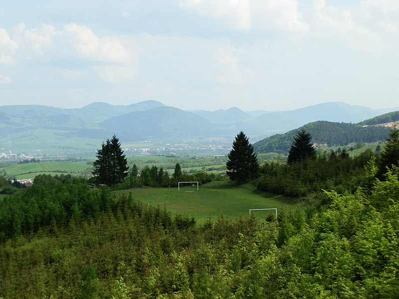 File:Lesné ihrisko - panoramio (1).jpg