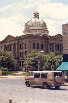 Logan County Courthouse Illinois.JPG