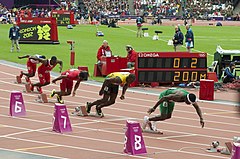 London 2012 200 m előfutam 1 start.jpg