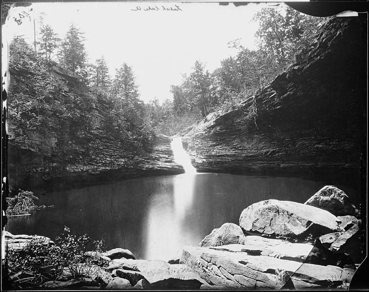 File:Lulu Lake, Lookout Mountain, Tenn - NARA - 528953.jpg