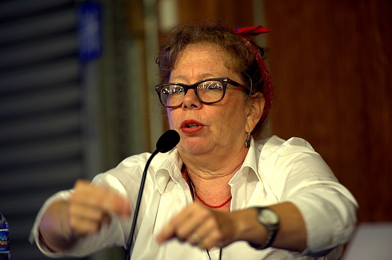 File:Lynda Barry at APExpo 2010 132.jpg