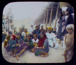 Skupina tamilských domorodců na molu, 1895.