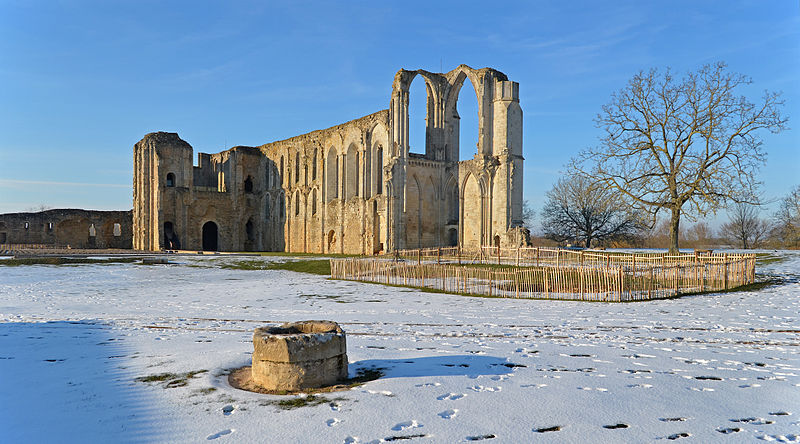 File:Maillezais - Cathedrale Saint-Pierre 01.jpg