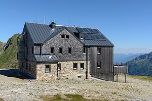 Die Hagener Hütte von Nordwesten