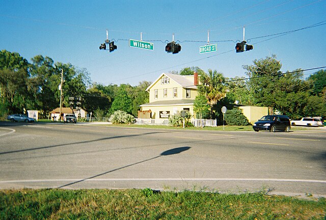 2009 Photo of US 41 and Wilson Boulevard in Masaryktown.