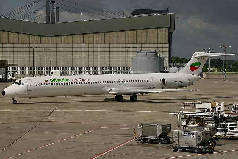 File:McDonnell Douglas MD-82 (DC-9-82), Bulgarian Air Charter AN1060232.jpg