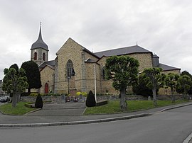 The church of Saint-Pierre and the war memorial