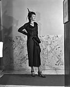 Category:1949 fashion shows - Wikimedia Commons