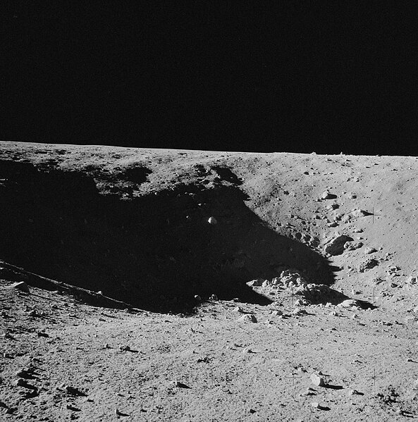 File:Moon-BenchCrater-RubblePile-AS12-49-7224HR.jpg