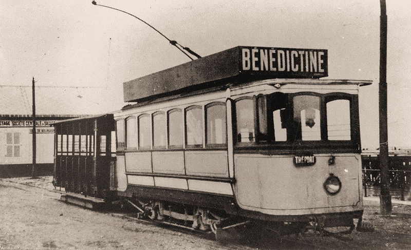 File:Motrice et remorque du tramway de Eu- Le Tréport.jpg