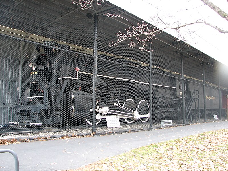 File:Nickel Plate Road No. 779 on display.jpg