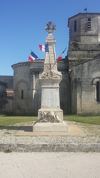 File:Nieul lès Saintes Monument aux morts.jpg