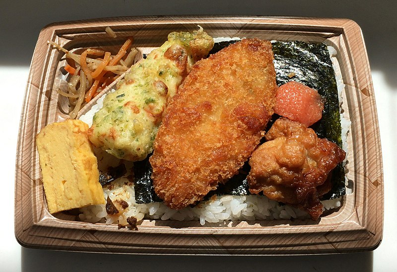 File:Nori bento with fried white fish of Lawson.jpg