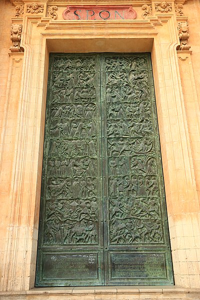 File:Noto - Cattedrale San Nicolò - Bronze door.jpg