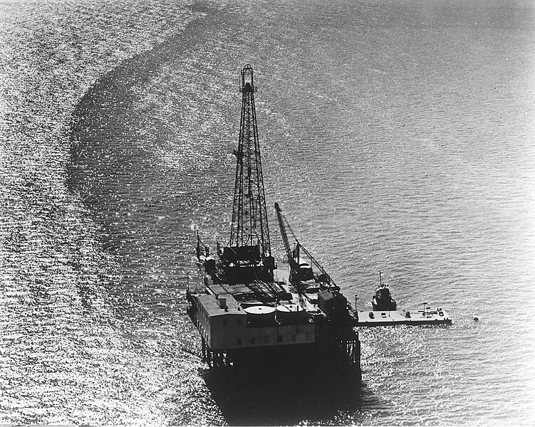 File:Offshore drilling rig, U.S. c. 1970.jpg