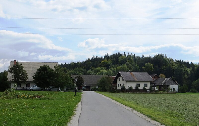 File:Pangrsica Slovenia.JPG