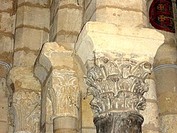 Paris (75), église Saint-Pierre, bas-côté sud, 1ère travée, chapiteaux dans l'angle nord-ouest