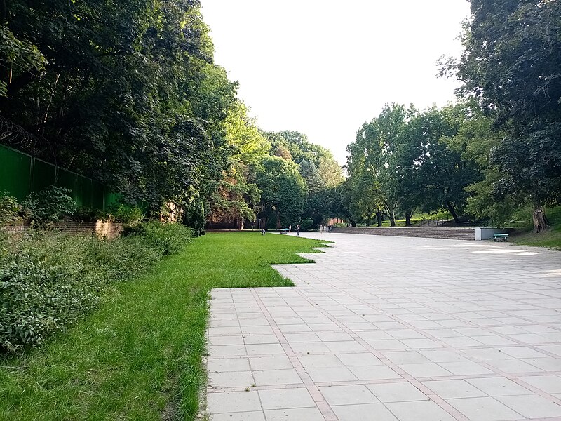 File:Park Fosa i Stoki Cytadeli, Warszawa (3).jpg