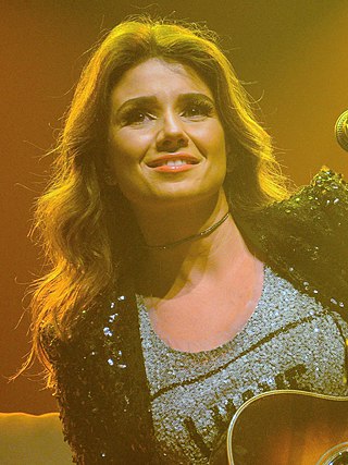 <span class="mw-page-title-main">Paula Fernandes</span> Brazilian singer, songwriter and arranger