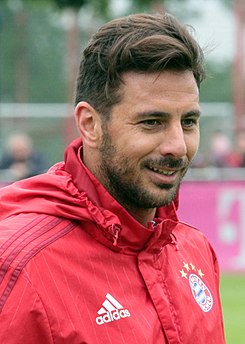 Pizarro trénink FC Bayern (oříznuté).jpg