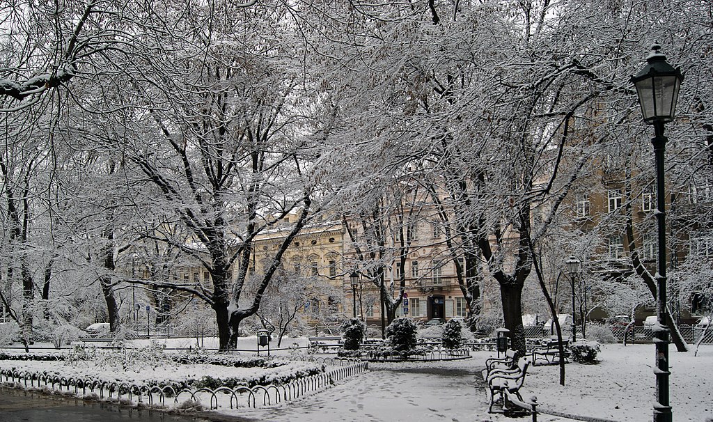 Le parc des Planty à Cracovie sous la neige. Photo de Zygmunt Put Zetpe0202.