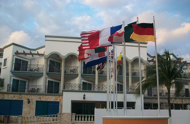 File:Playa del carmen.jpg