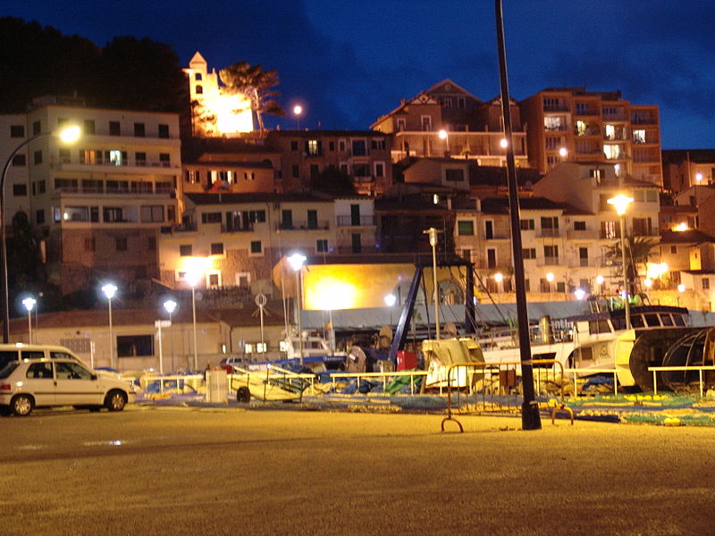 File:Port de Sóller bei Nacht.jpg