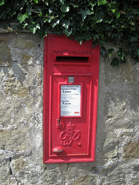 File:Postbox, Shilbottle Grange - geograph.org.uk - 4126356.jpg