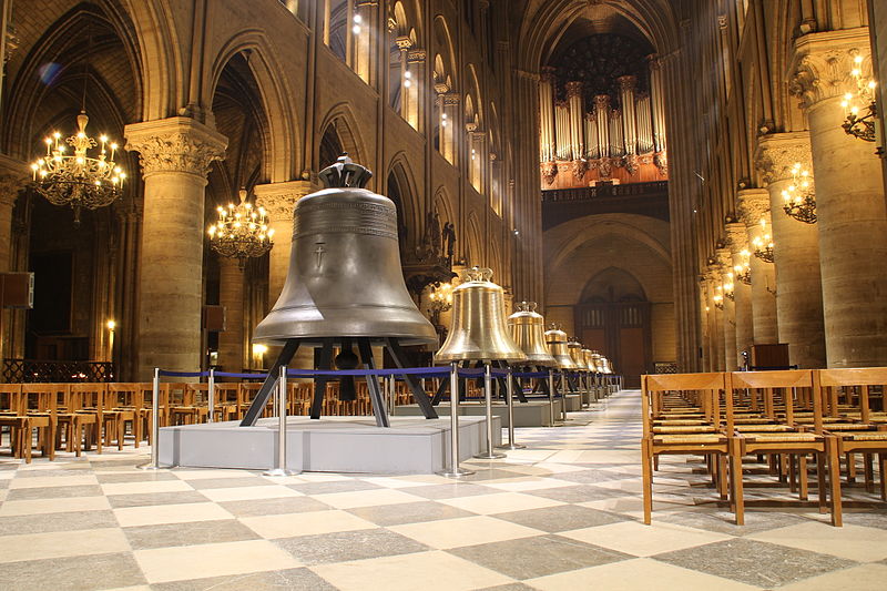 File:Présentation des nouvelles cloches de Notre-Dame de Paris en 2013 19.jpg