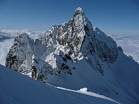 Kilátás a Punta Rossa-ra a Bocca Tumasginesca magasságából.