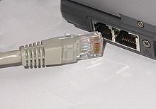 Twisted pair LAN cable RJ-45-Stecker-und-Buechse.jpg