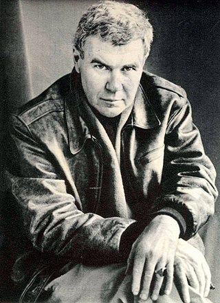 <span class="mw-page-title-main">Raymond Carver</span> American story writer and poet (1938–1988)
