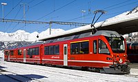 Potentes UT de tres coches ALLEGRA para los Rhätische Bahn, capaces de remolcar composiciones de hasta 16 coches de viajeros.