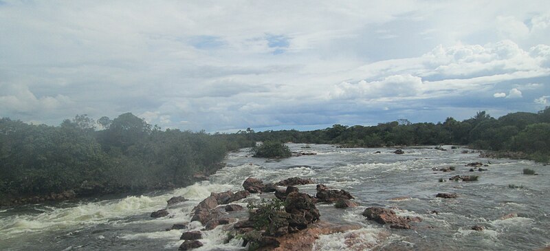 File:Rio Novo visto da ponte na To 255.JPG