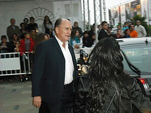 Robert Duvall en la entrada principal del Hotel María Cristina durante el Festival de Cine de San Sebastián en 2009