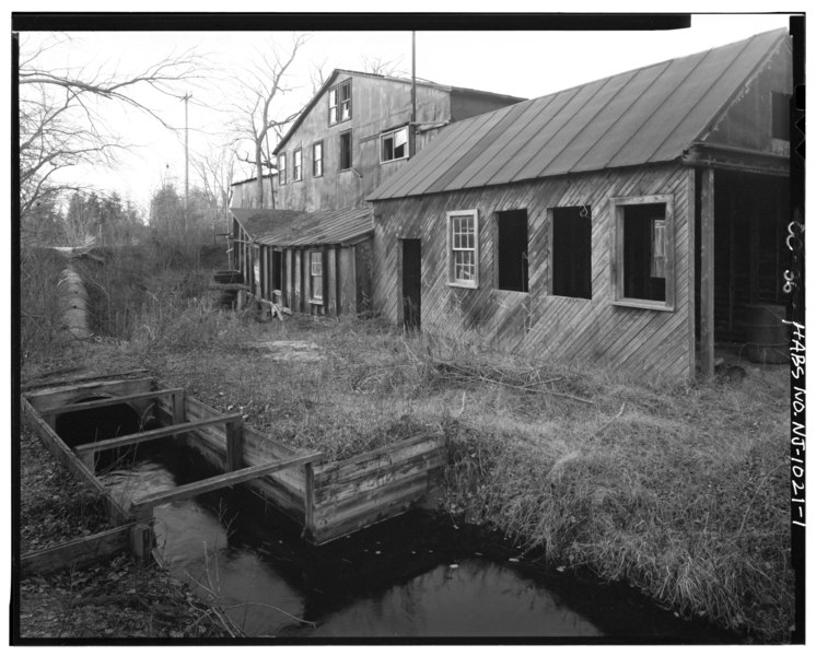 File:SAWMILL, DOUBLE TROUBLE ROAD, GENERAL VIEW LOOKING NORTHWEST AT SOUTH FACADE - Double Trouble State Park, County Road 618, West of Garden State Parkway, Double Trouble, Ocean HABS NJ,15-DOUT,1-1.tif