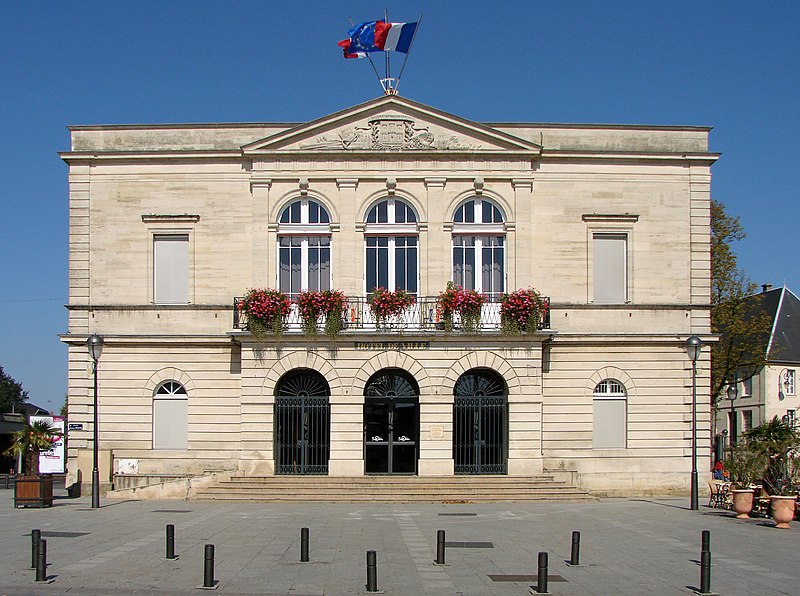 ファイル:Saint-Dizier Hôtel de ville 200908.jpg