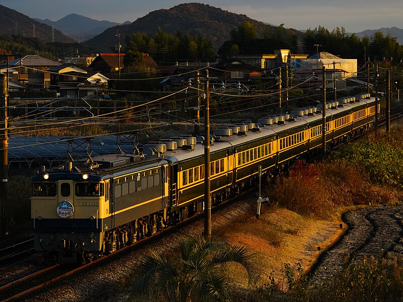 File:Salon Car Asakaze (38173127354).jpg