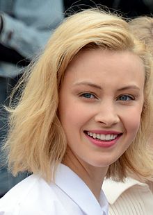 Sarah Gadon Cannes 2014.jpg