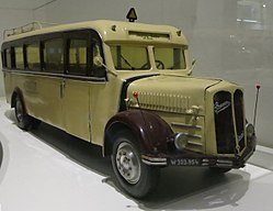 Modell eines Autobusses Saurer BT 4500