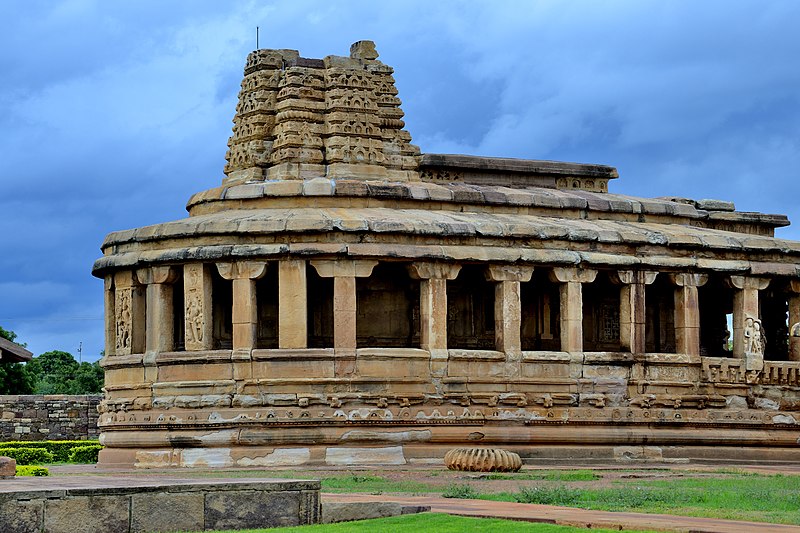 File:Scenic view a rare apsidal Durga Temple.jpg