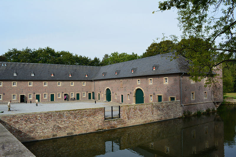 File:Schloss Burgau, Düren, Niederau 14.jpg