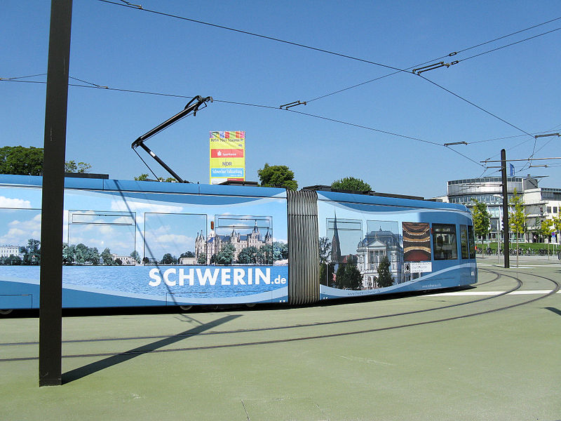 File:Schwerin Straßenbahn BUGA-Wendeschleife 2009-05-24 002.jpg