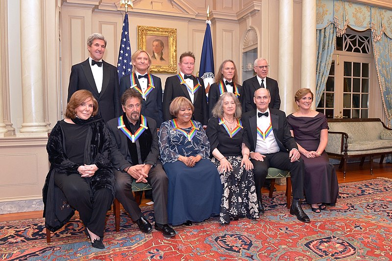 File:Secretary Kerry Poses for a Photo With the 2016 Kennedy Center Honorees (31289769511).jpg