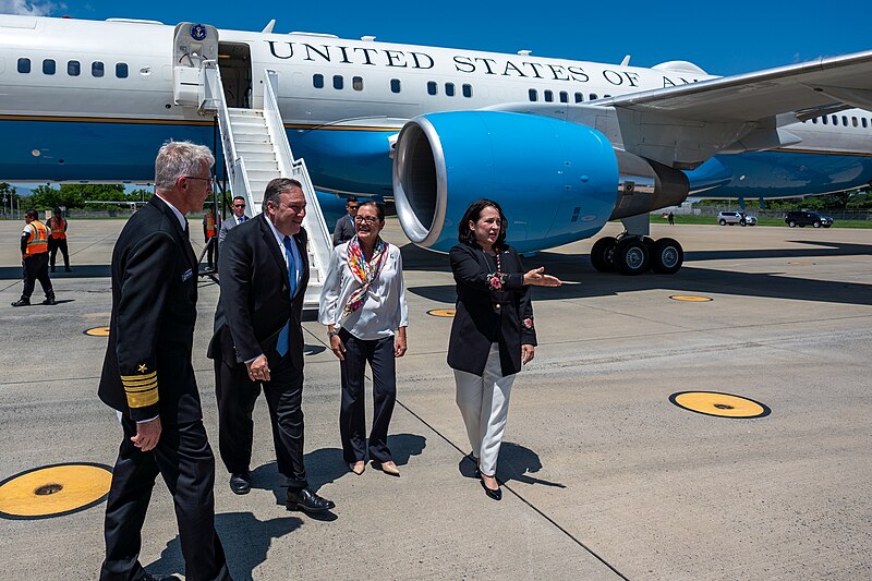 File:Secretary Pompeo Arrives in El Salvador.jpg