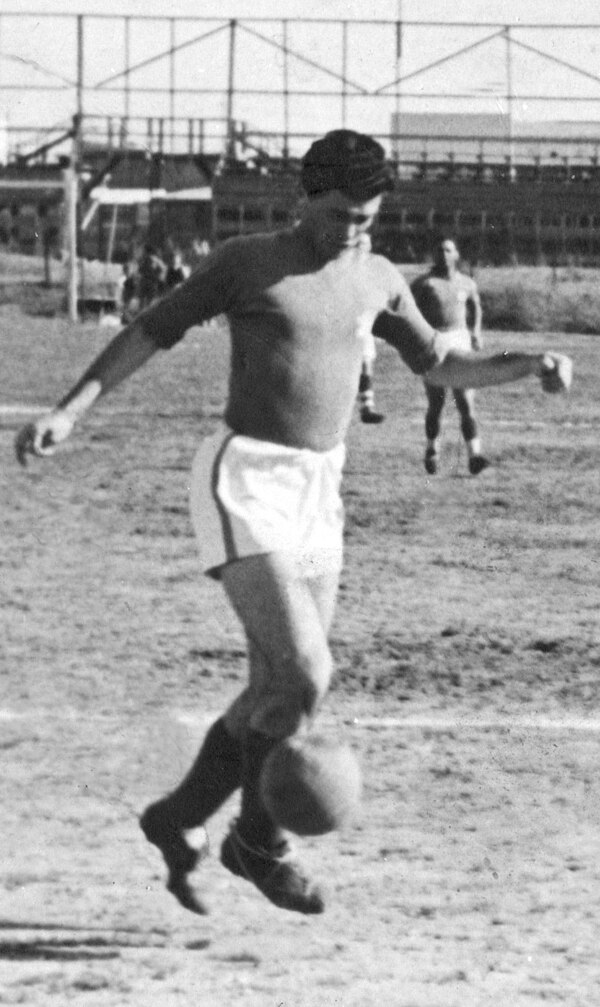 Shmuel Ginzburg played for Maccabi Tel Aviv from 1936 to 1943 and contributed to the team's cup win in 1941.