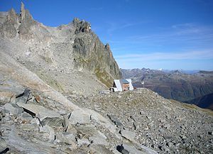 Sidelen hut to the east, one of the two camels at the top left in the picture