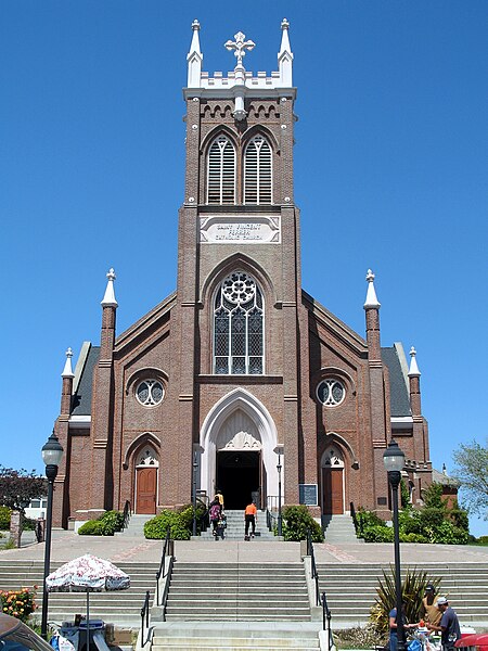 File:St. Vincent Ferrer Catholic Church, 925 Sacramento St, Vallejo, CA 4-21-2013 1-53-37 PM.JPG