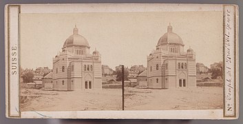 1860er Kartonscheibe für Stereoskop mit Fotos der Synagoge in Genf, in der Sammlung des Jüdischen Museums der Schweiz.